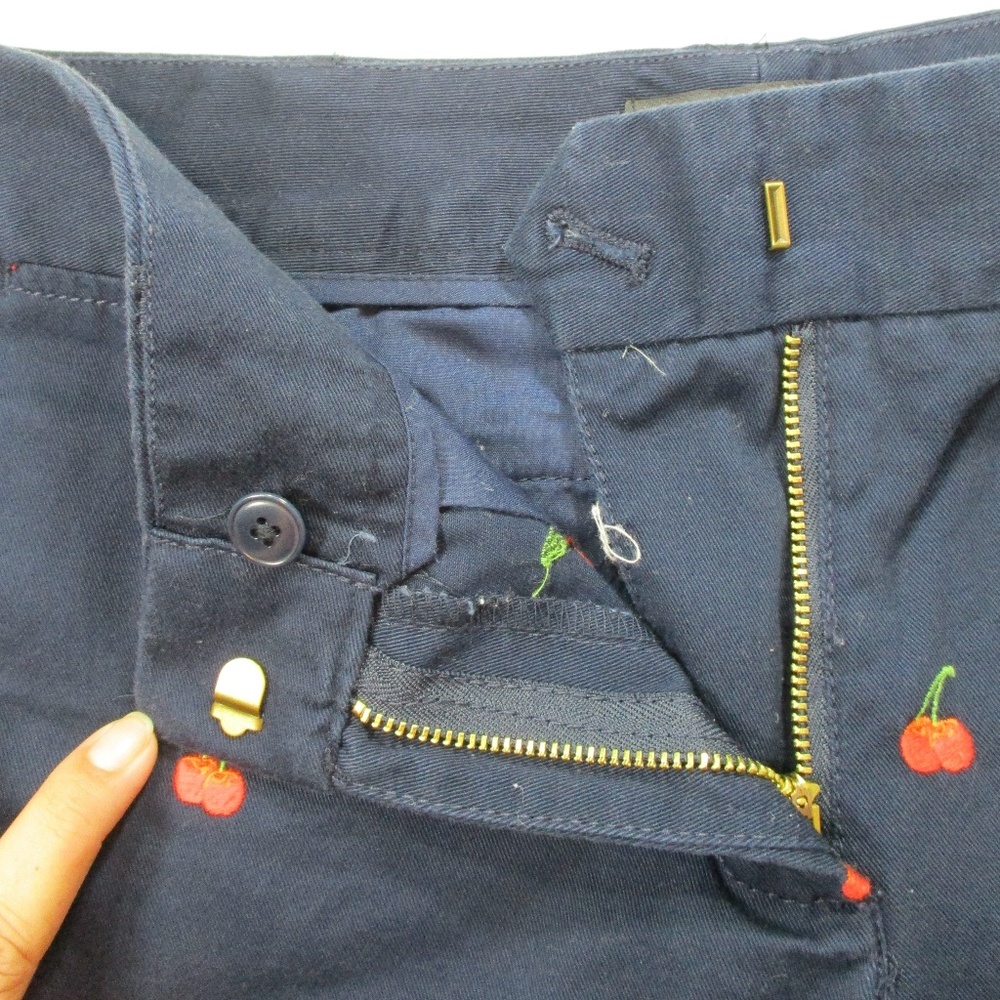 J. CREW Chino Shorts. Size 4 - Picture 6 of 8